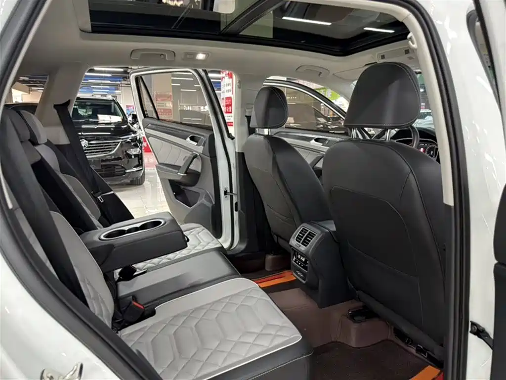 Volkswagen Tayron 2023 330TSI 2WD Luxury Plus Advanced Edition фото 5