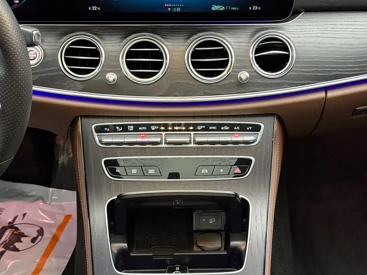 Mercedes-Benz E-Class 2021 E 300 L Sport Fashion фото 10