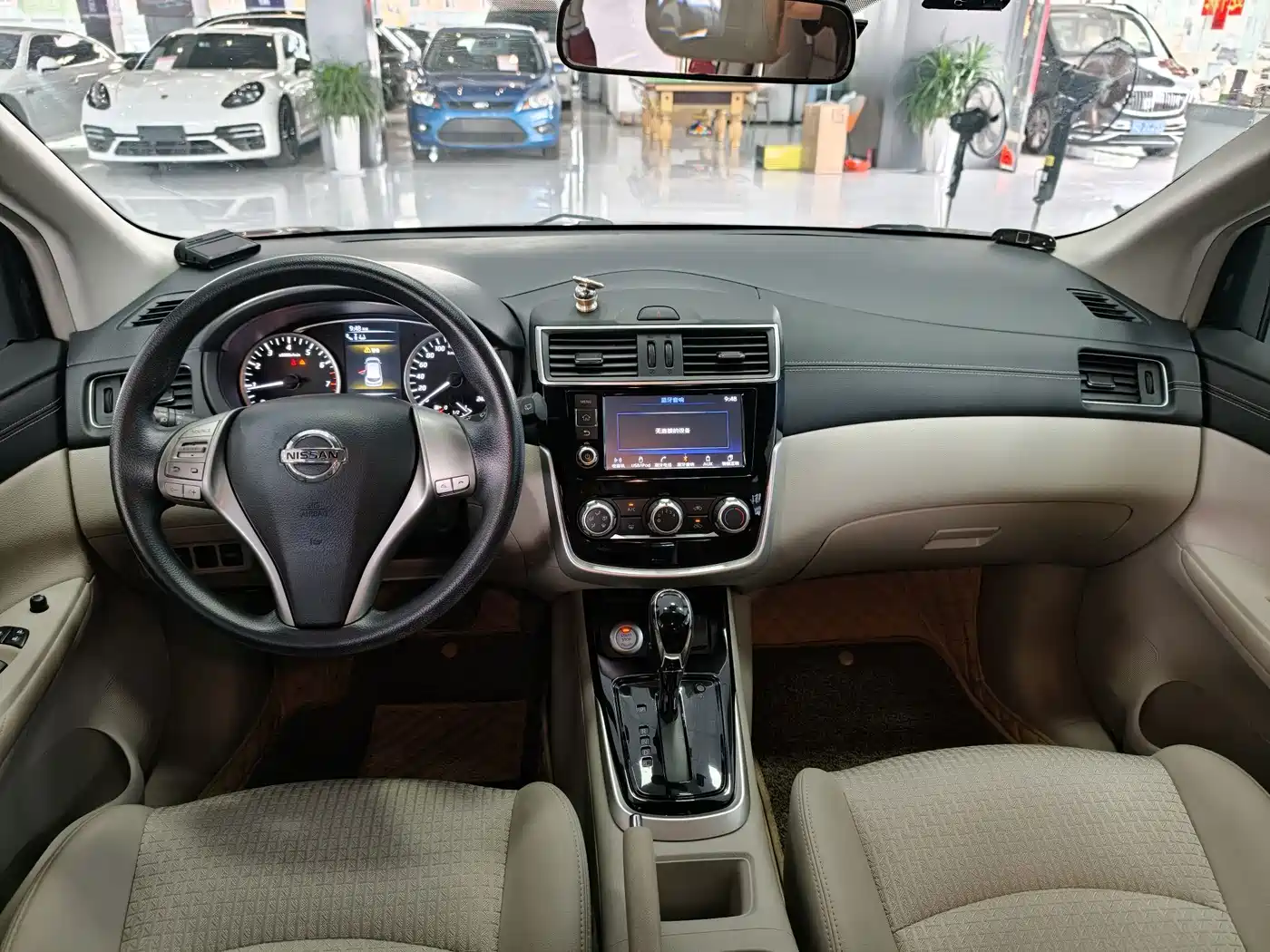 Photo 14 - Nissan Tiida