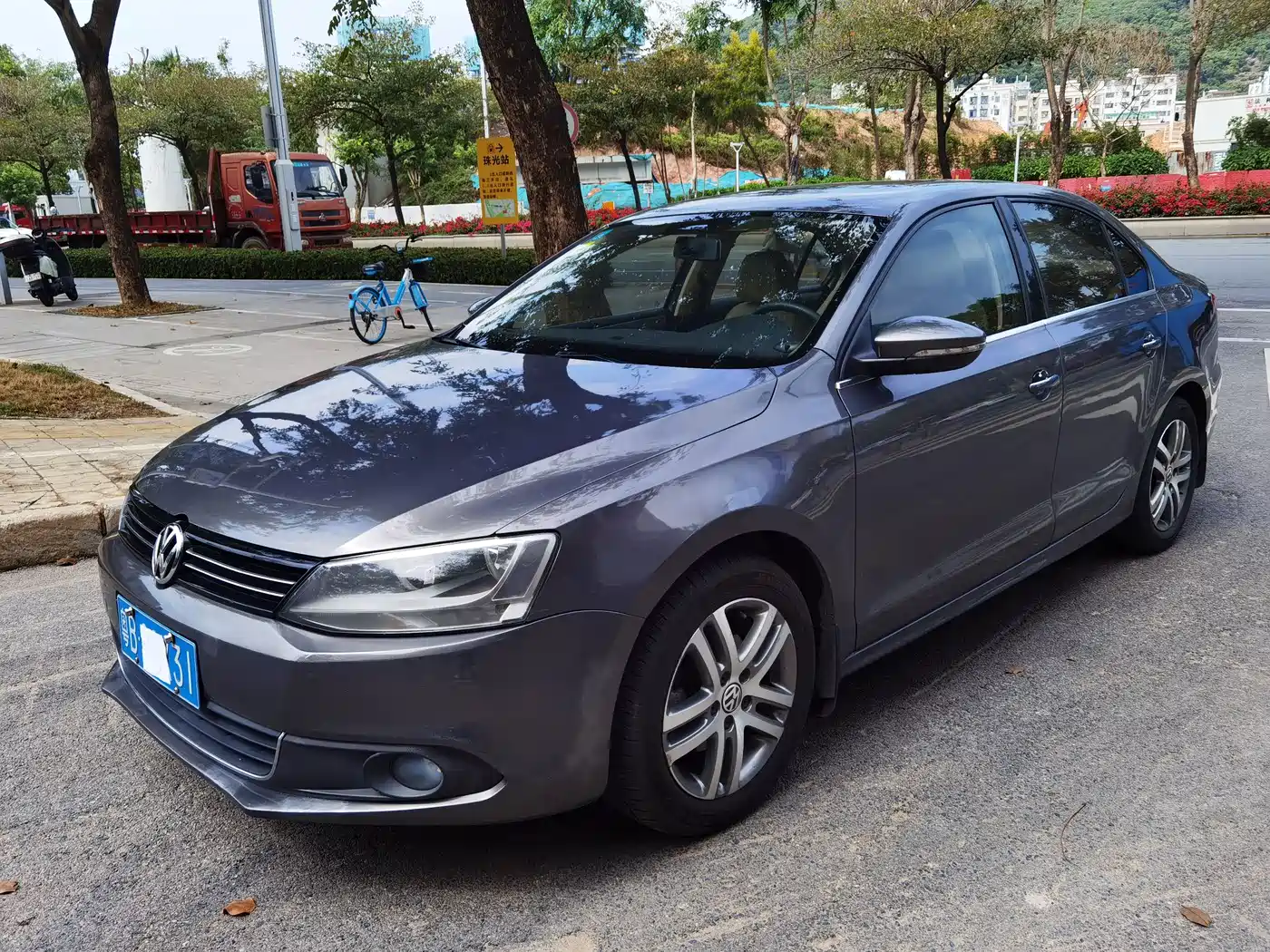 Volkswagen Sagitar 2012 Model 1.6L Automatic Fashion