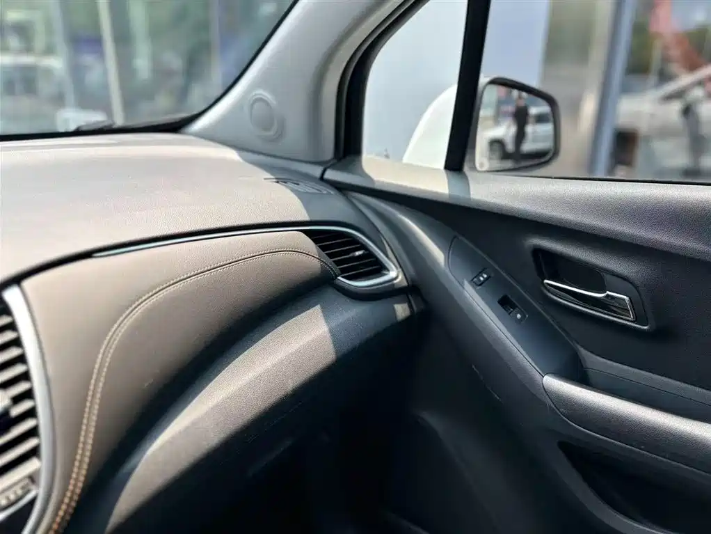 Chevrolet Trax 2017 1.4T Automatic 2WD Luxury фото 9