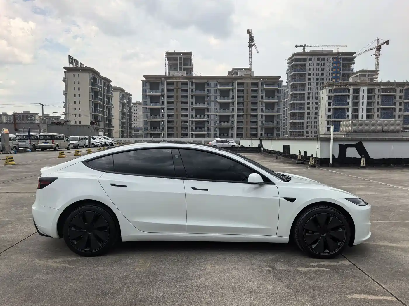Photo 4 - Tesla Model 3
