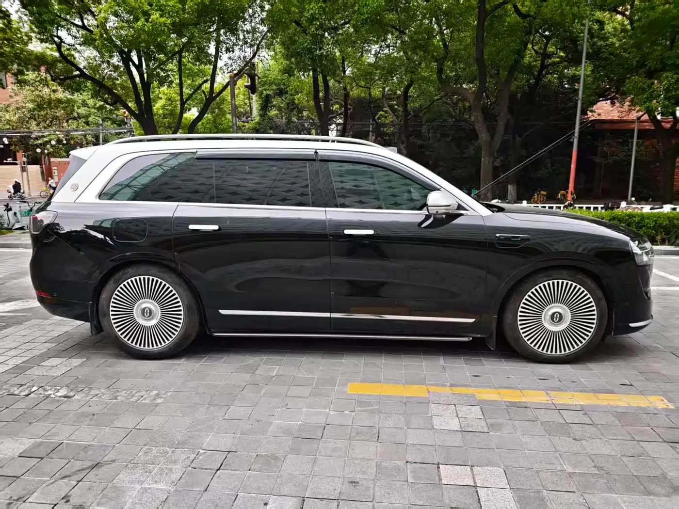 AITO Wenjie AITO M9 2024 Range Extender Ultra 52kWh 6-seater фото 3