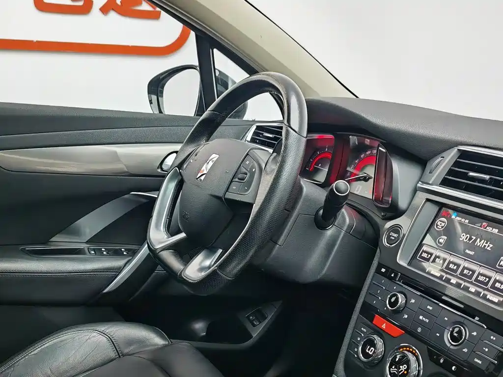 DS 6 2015 2014 1.6T Luxury Edition THP160