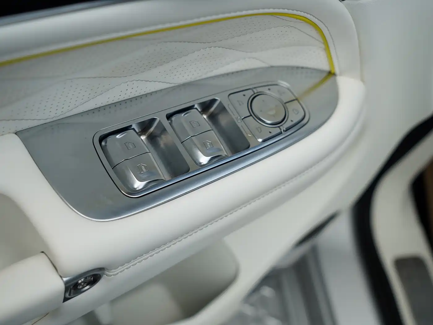 TANK CO CREATION TANK 300