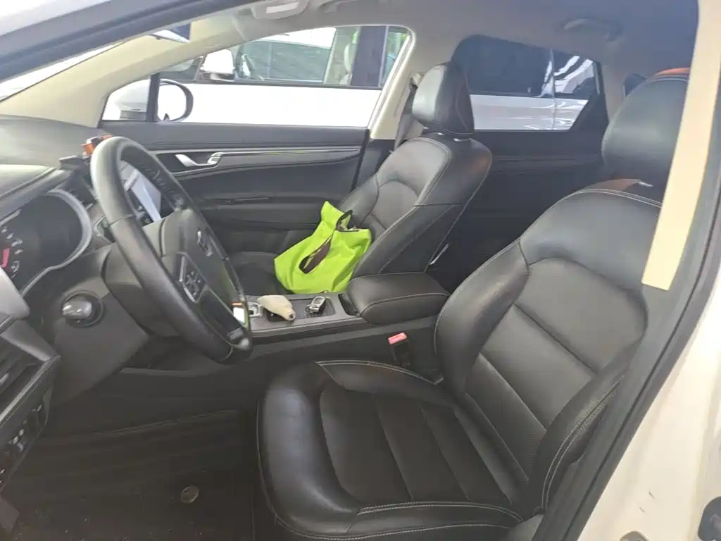 Geely Emgrand GS 2016 2016 Elegance Edition 1.3T Automatic Premium