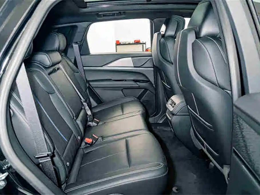 Cadillac XT5 2025 2.0T Luxury фото 21