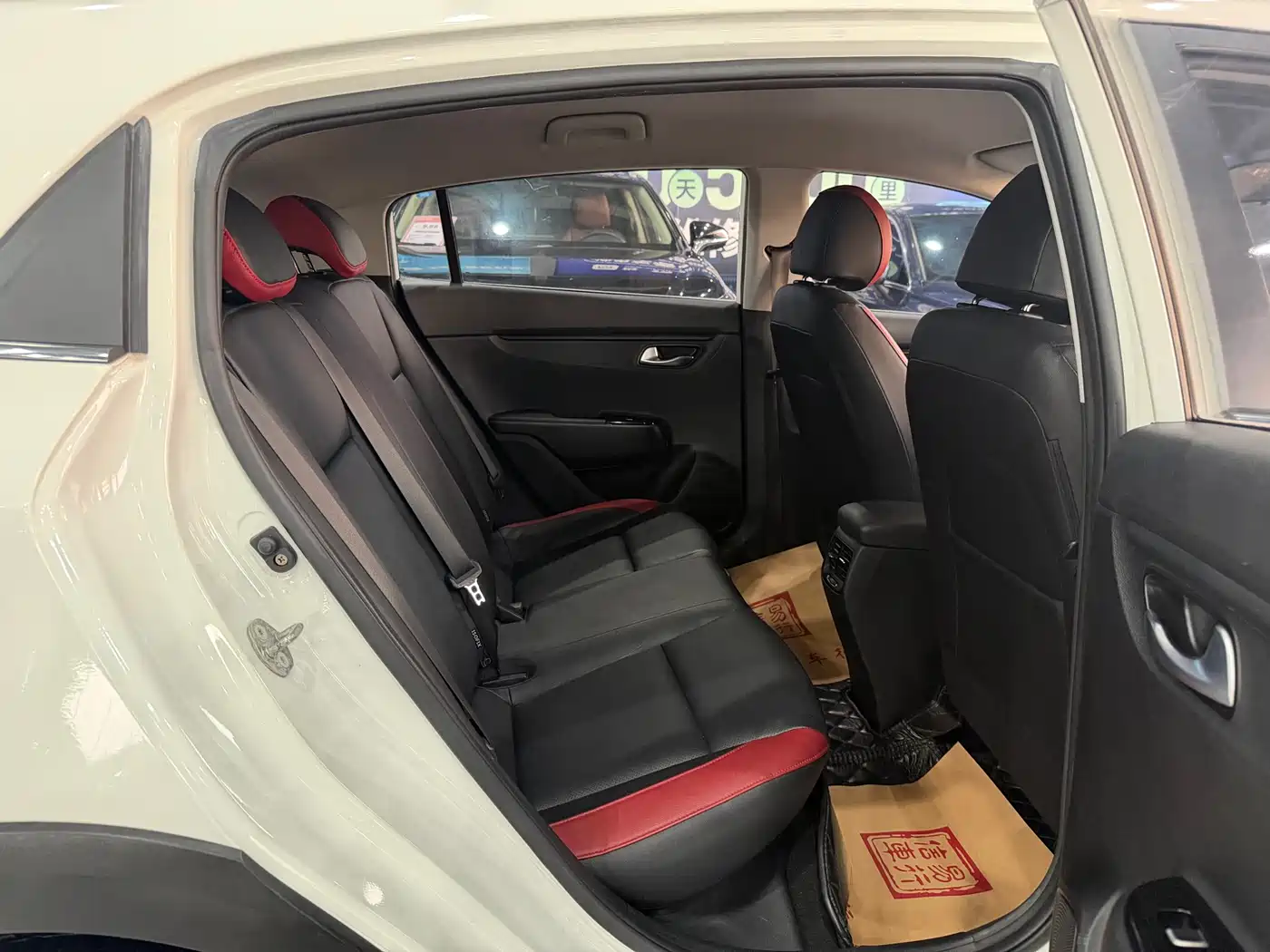 Kia KX CROSS 2017 1.4L AT GLS фото 10