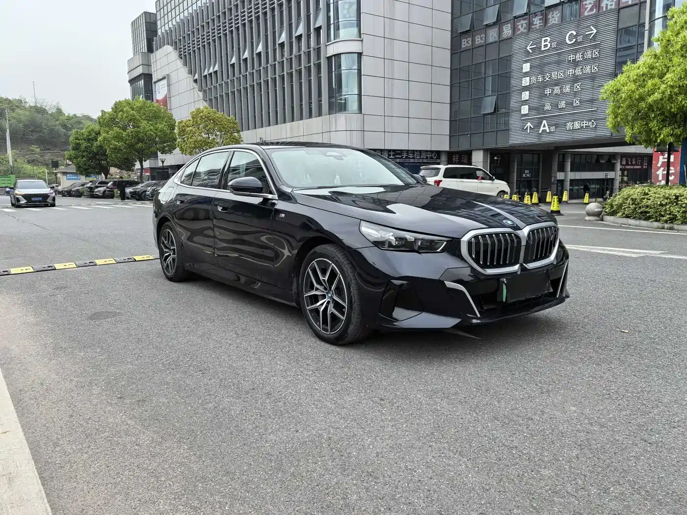 BMW I5