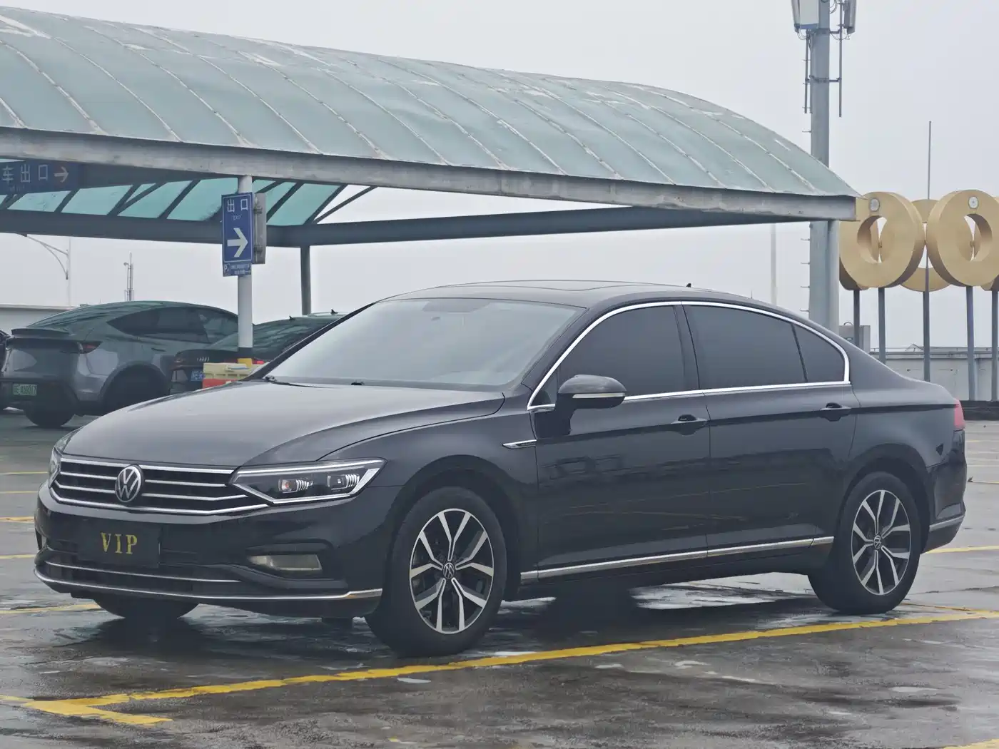 Фото 1 - Volkswagen Magotan