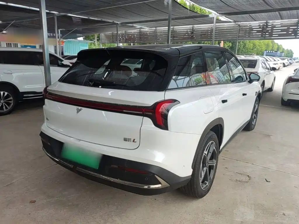 Nezha Auto Nezha L 2026 2024 Extended Range 310 Flash Charge Red Edition