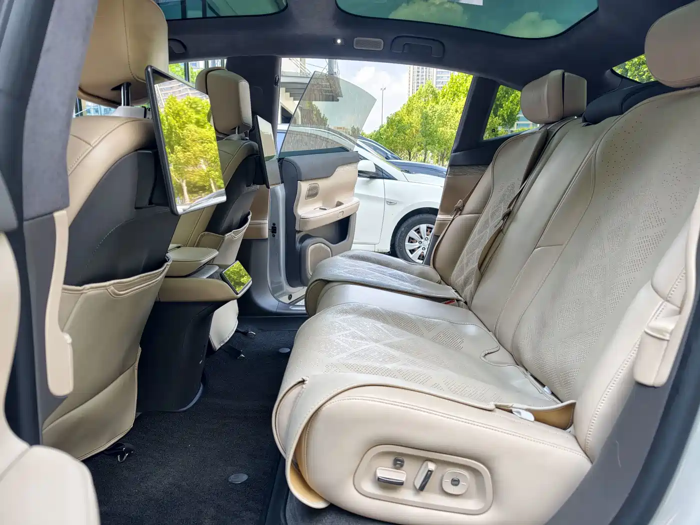 NIO ET7 2024 2024 75kWh Executive Signature Edition