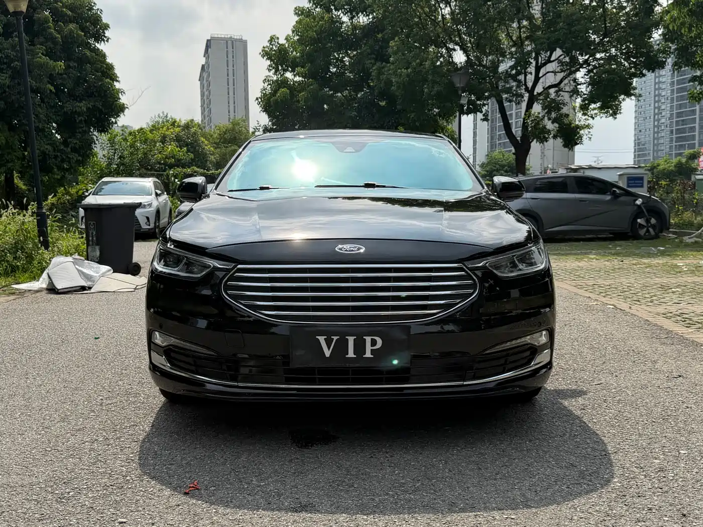 Фото 2 - Ford Taurus
