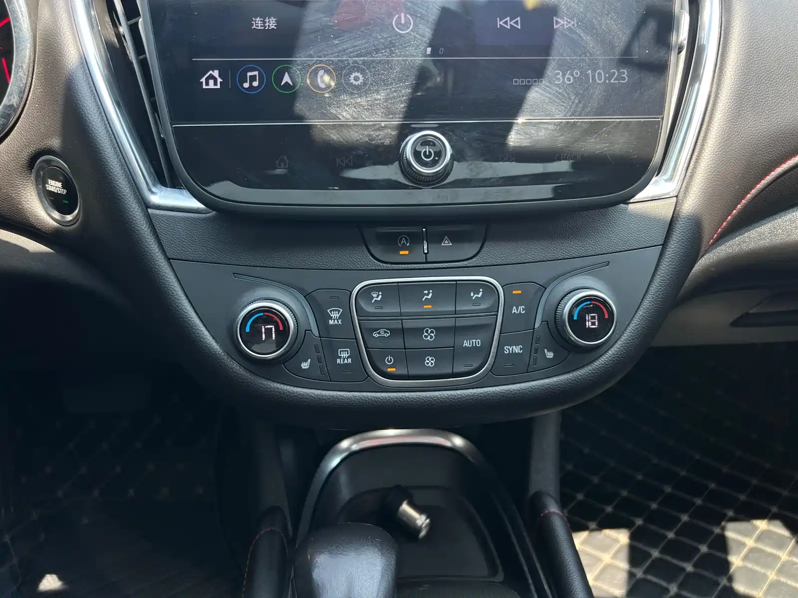 Photo 17 - Chevrolet Malibu XL
