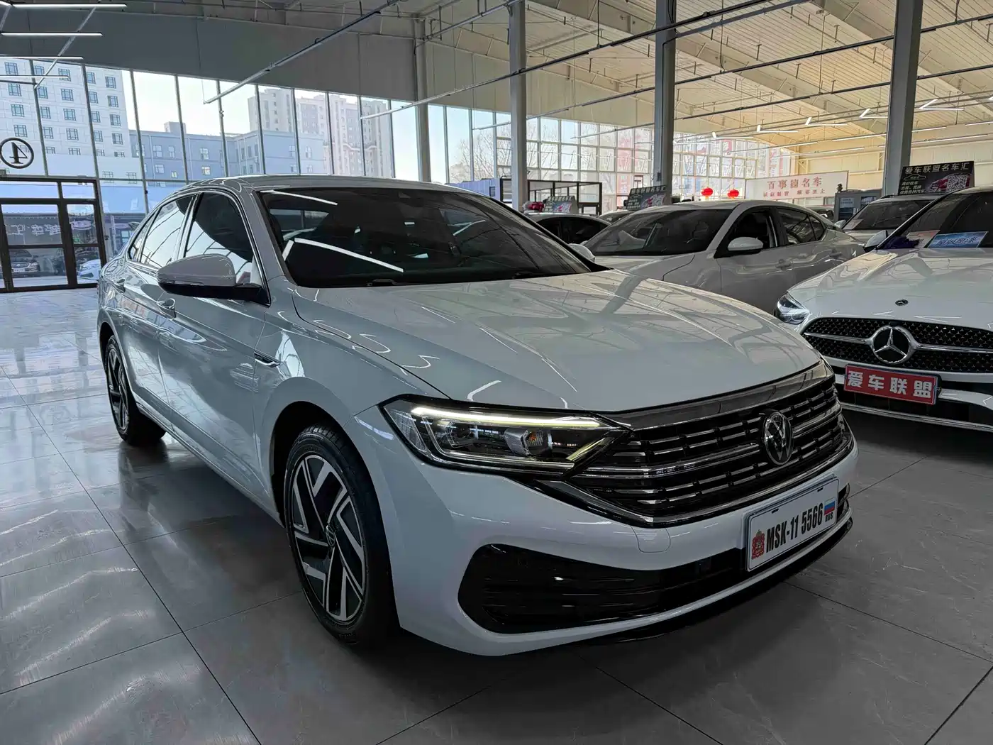 VOLKSWAGEN SAGITAR