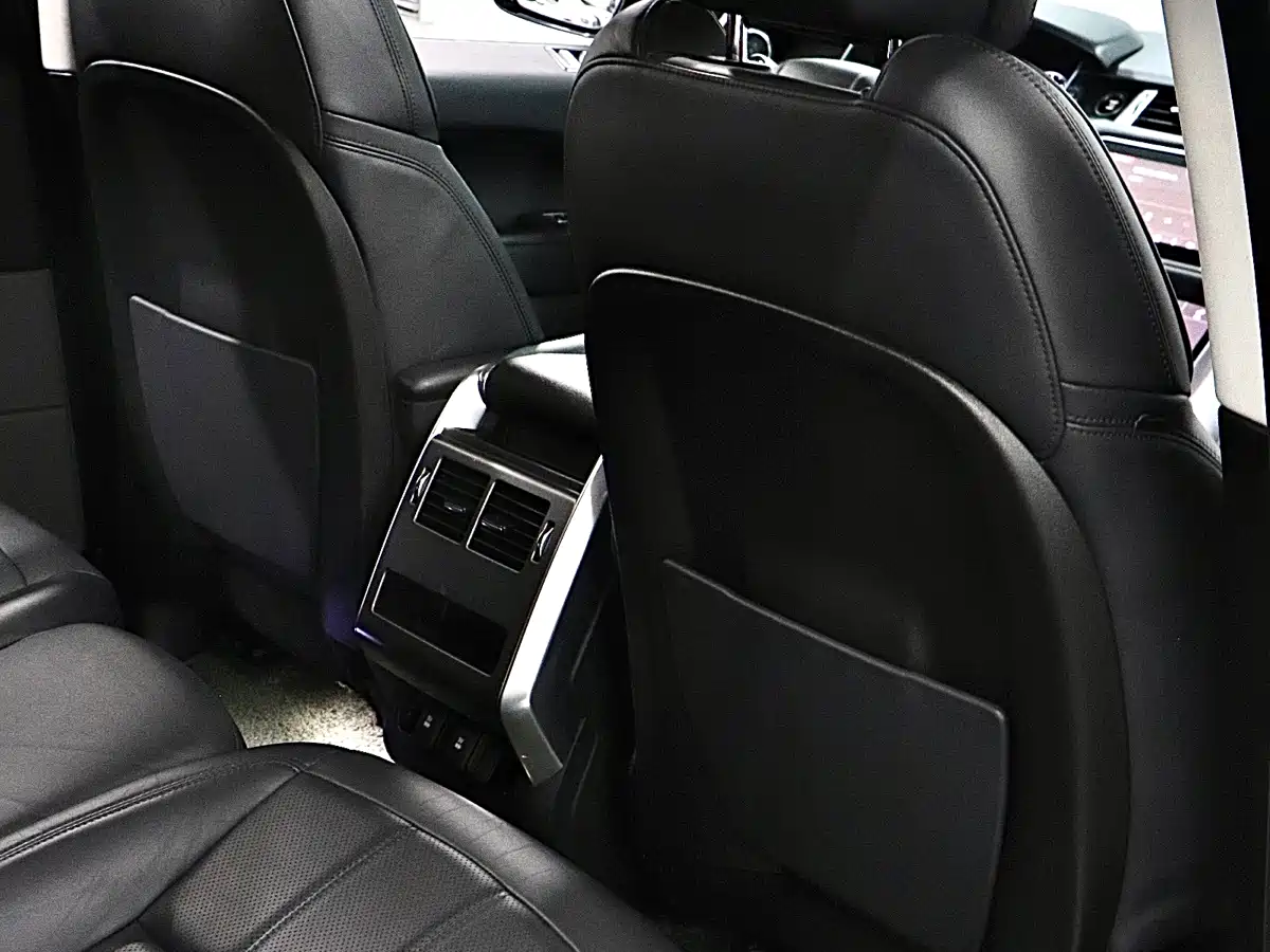 Land Rover Range Rover Sport 2019 3.0 SC V6 Special Edition фото 17