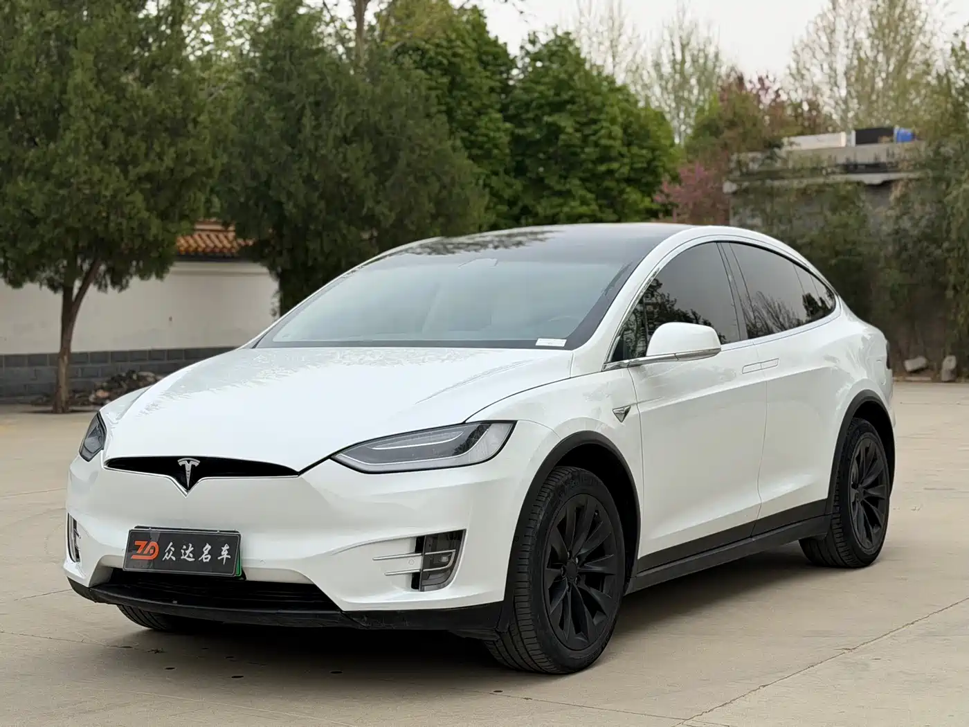 TESLA MODEL X