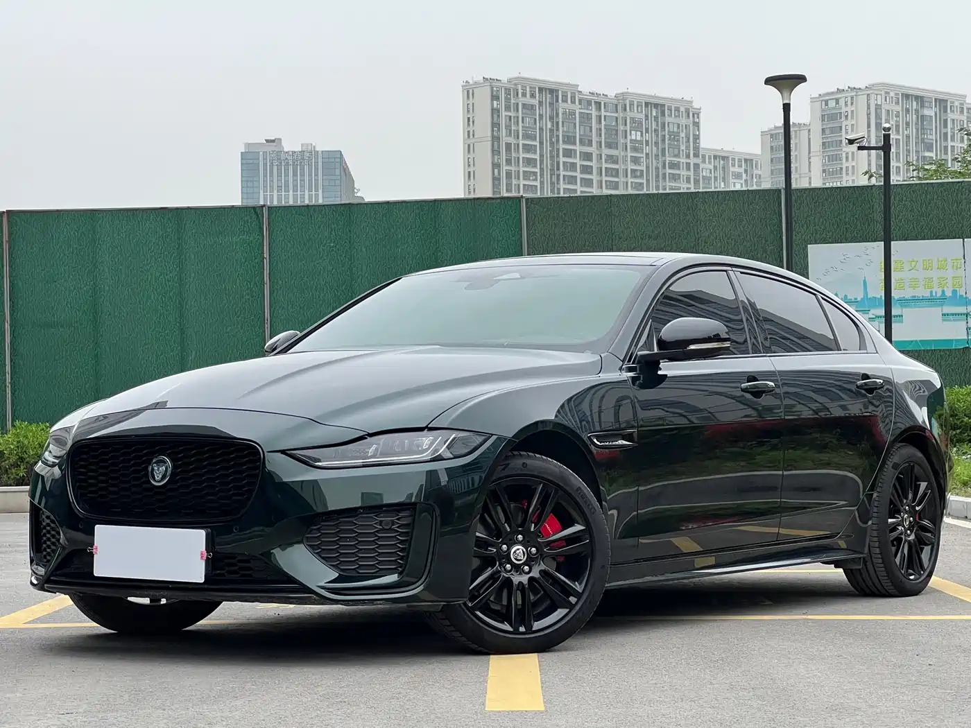 Jaguar XEL 2024 Model 2.0T 250PS R-DYNAMIC S Gloss Black Sport Edition
