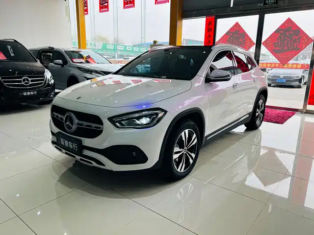 MERCEDES-BENZ GLA