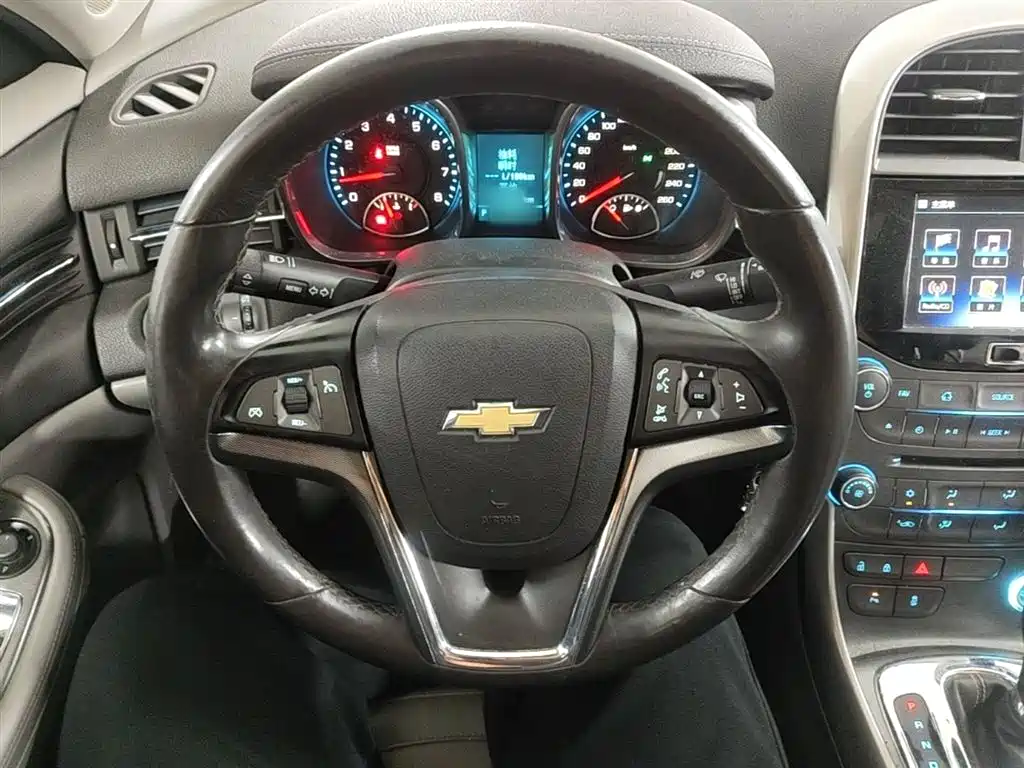 Chevrolet Malibu 2014 2.0L Automatic Luxury фото 11