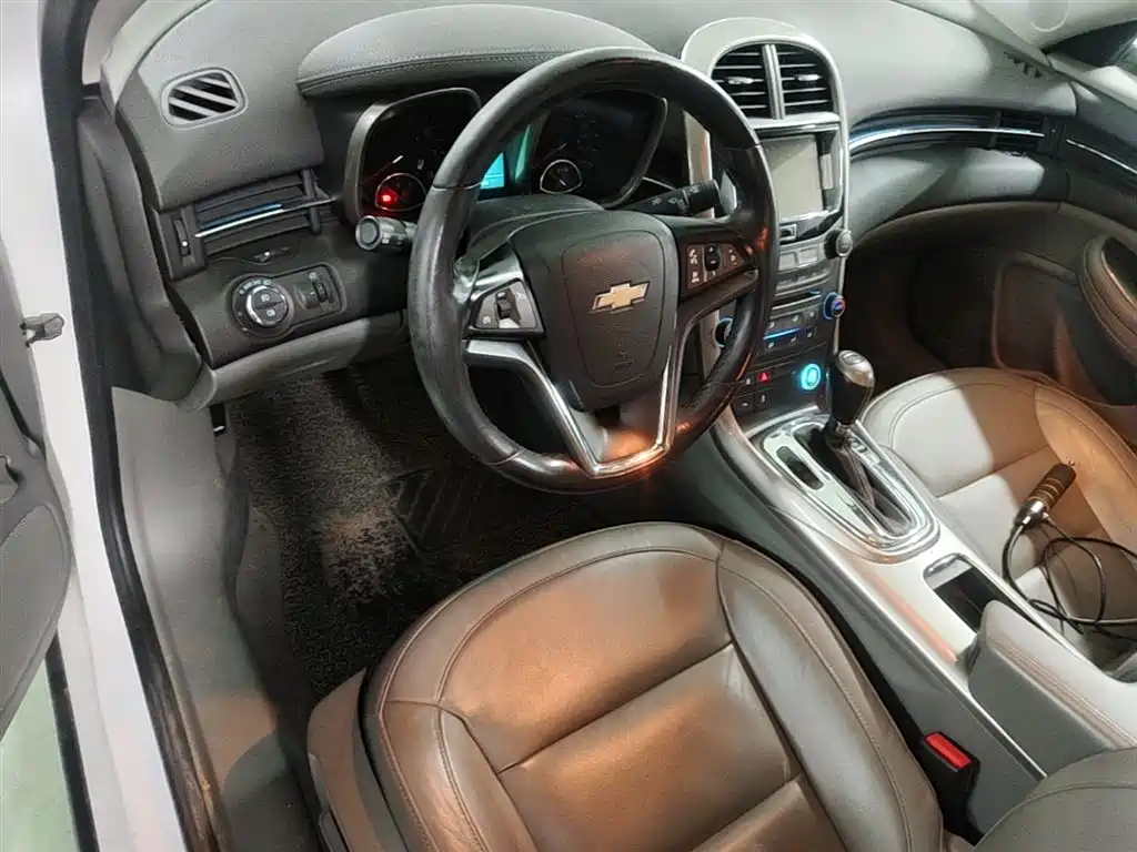 Chevrolet Malibu 2014 2.0L Automatic Luxury фото 16