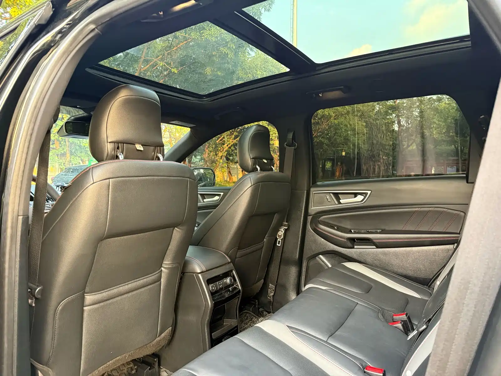 Фото 10 - Ford Edge