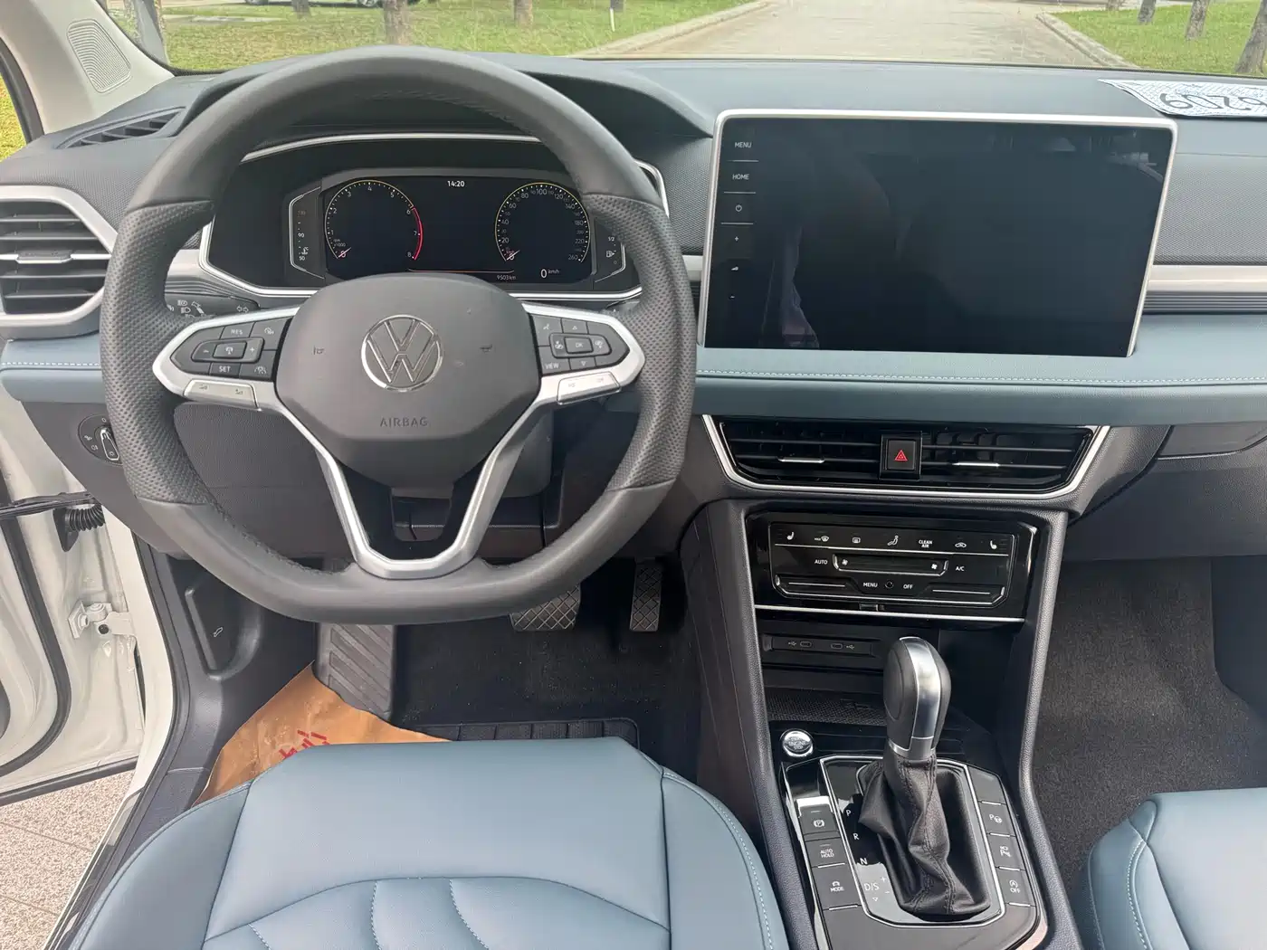 Volkswagen Tharu 2024 300TSI 2WD Moon Premium Edition фото 11