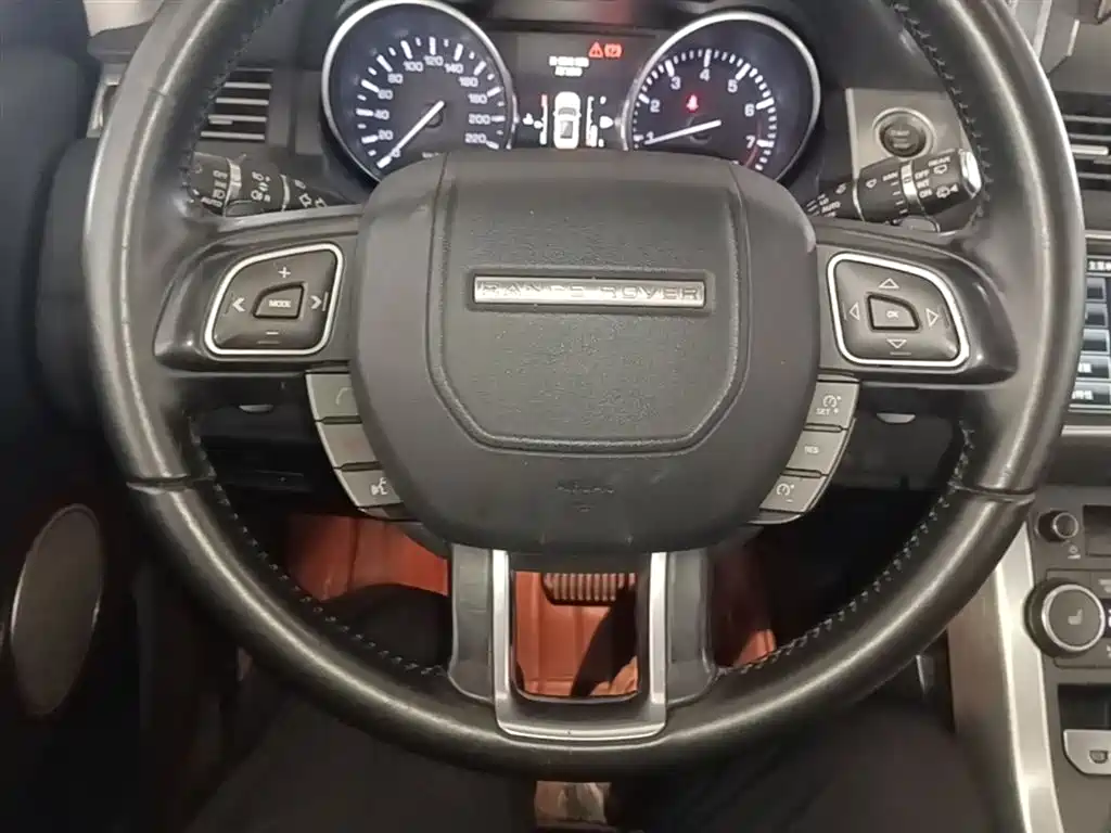 Land Rover Range Rover Evoque 2015 2.0T 5-Door Fashion Edition фото 11