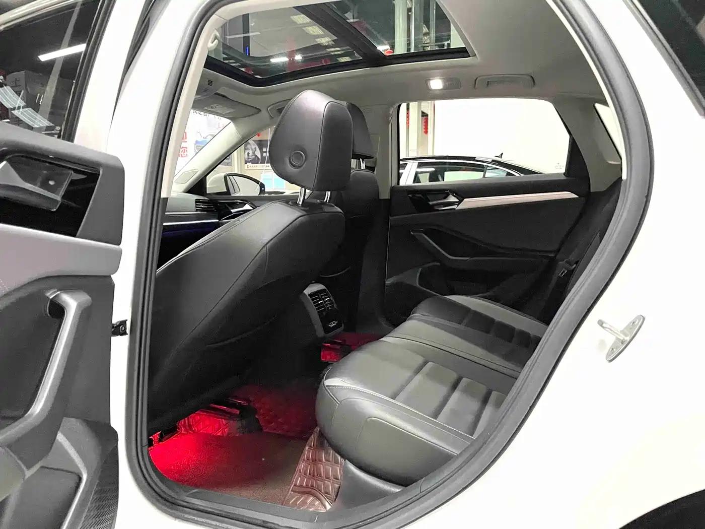 Volkswagen Sagitar 2022 280TSI DSG Surpassing Edition фото 8