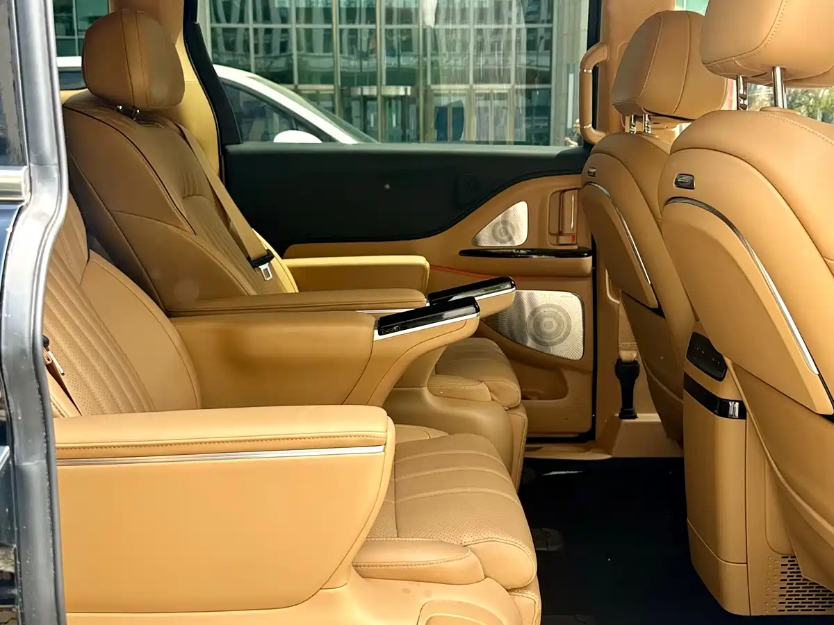 Voyah Auto Voyah Dreamer 2025 PHEV AWD Flagship Kunpeng Edition фото 7