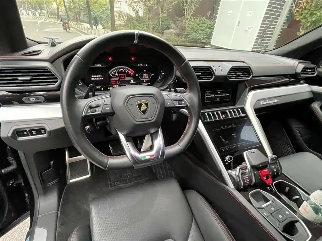 Lamborghini Urus 2018 4.0T V8 фото 5