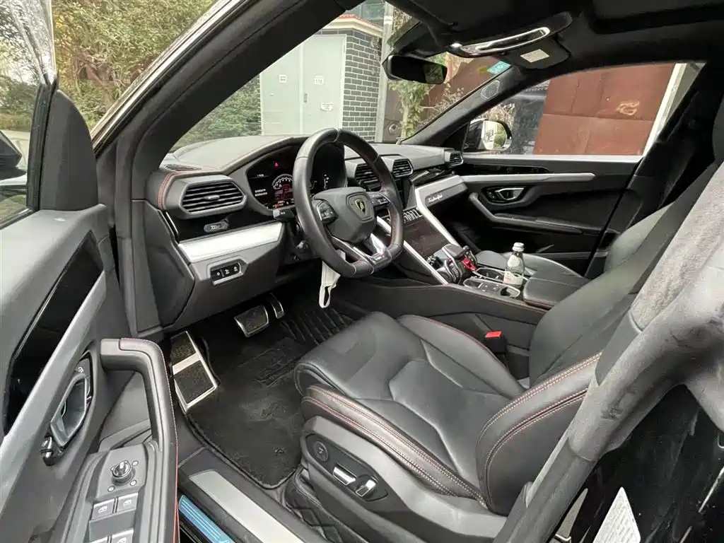 Lamborghini Urus 2018 4.0T V8 фото 3