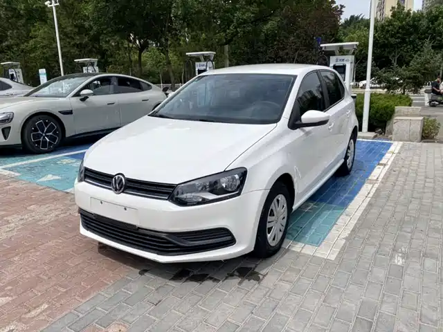  Volkswagen Polo 2016 1.4L Automatic Trend