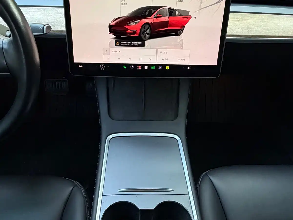Фото 12 - Tesla Model 3