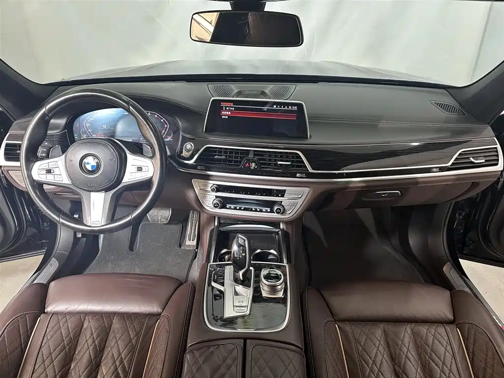 BMW 7 Series 2021 Model 740Li Leading M Sport Package фото 8
