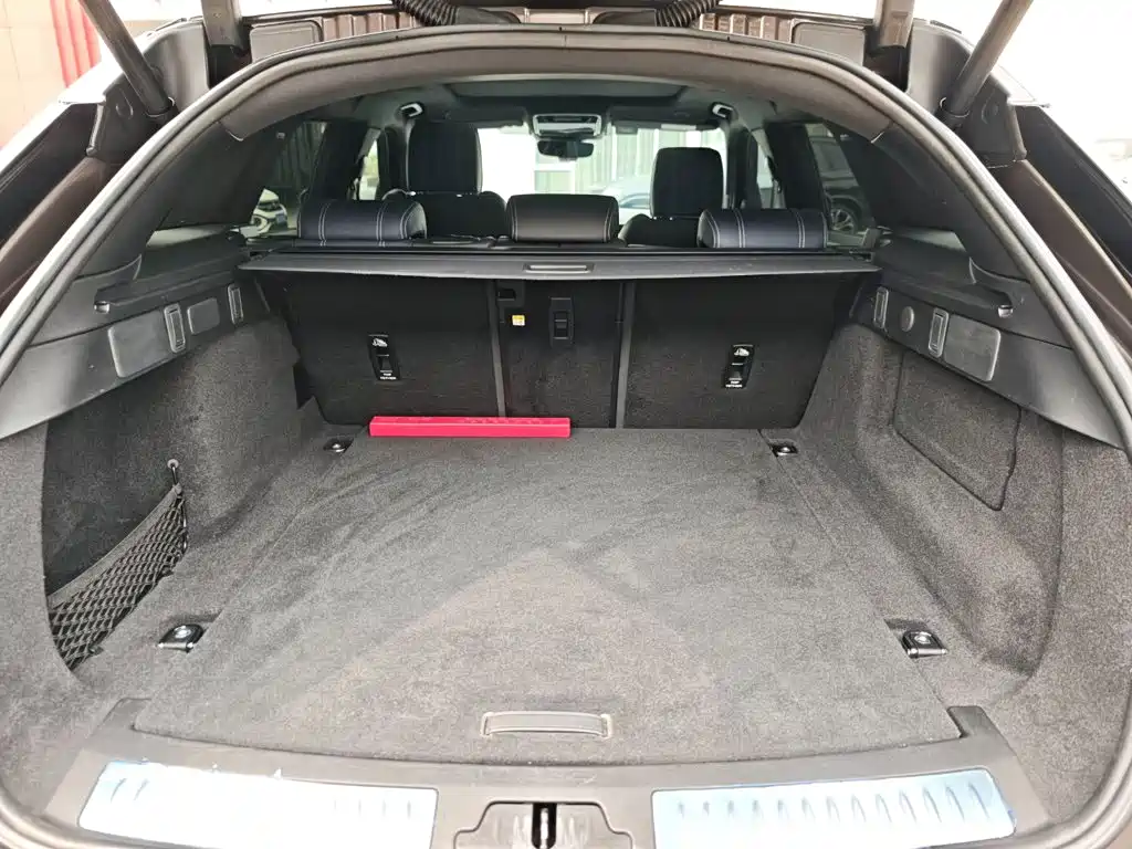 Фото 28 - Land Rover Range Rover Velar