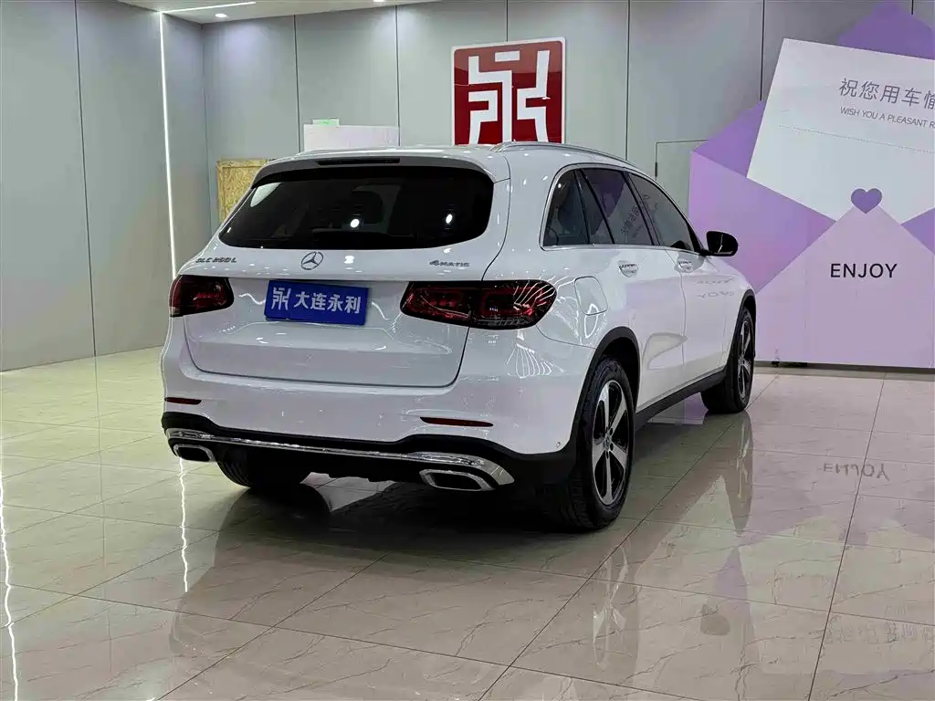 MERCEDES-BENZ GLC
