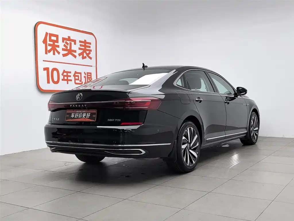 Volkswagen Passat 2024 380TSI Luxury фото 2