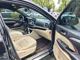 Photo 2 - Toyota Highlander