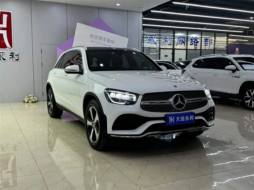 MERCEDES-BENZ GLC