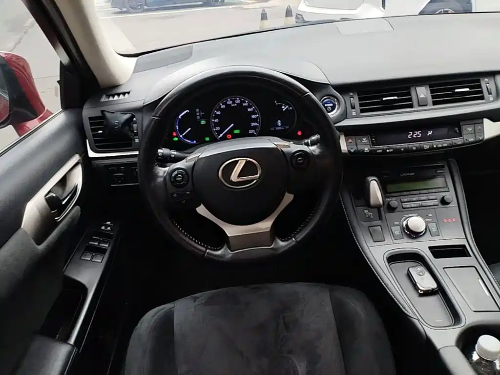 Lexus CT 2018 2017 CT200h Elite Edition Monochrome China V