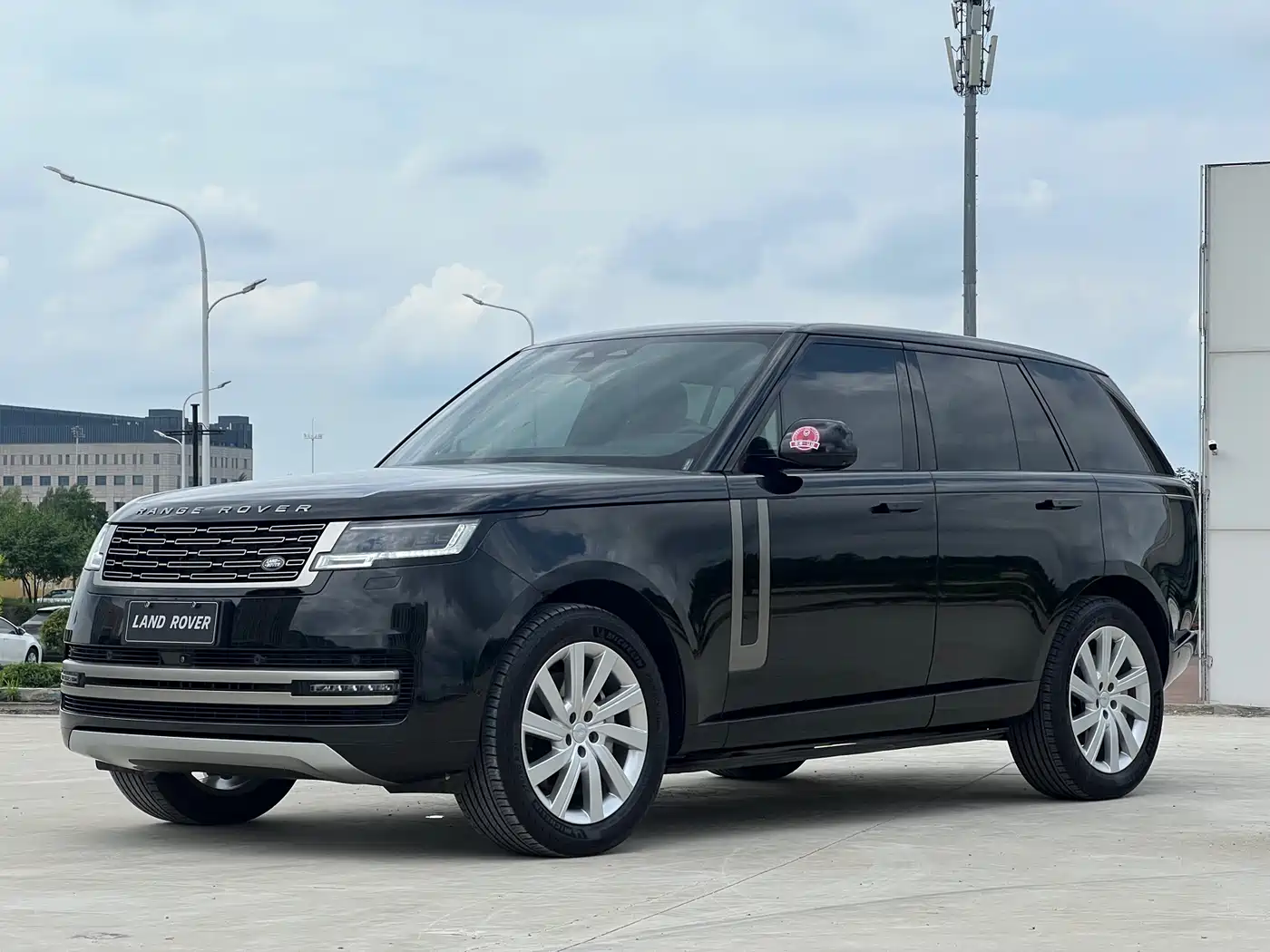Land Rover Range Rover 2025 3.0 L6 360PS Golden Age Edition