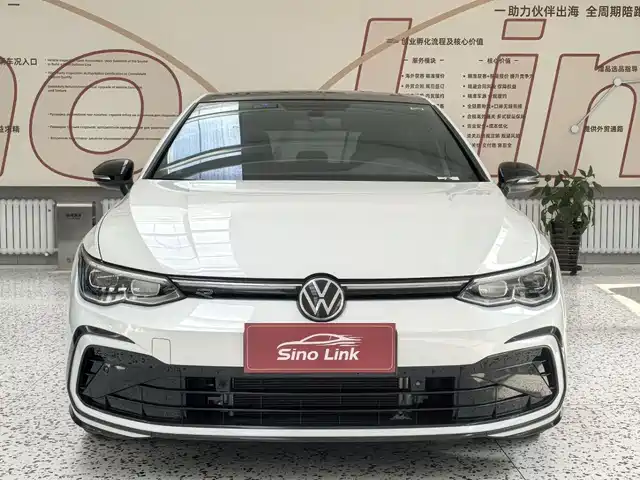 Volkswagen Golf 2023 Facelift 280TSI DSG R-Line Lite — фото 2