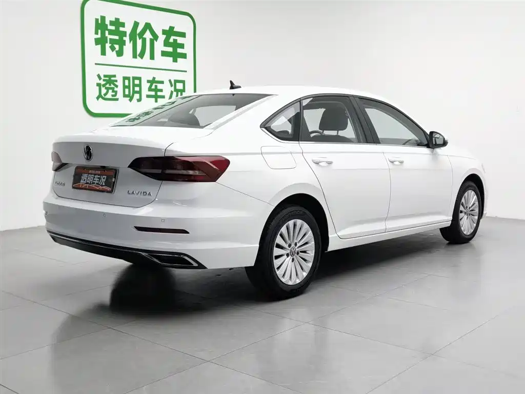 Volkswagen Lavida 2022 1.5L Auto Comfort Edition фото 2