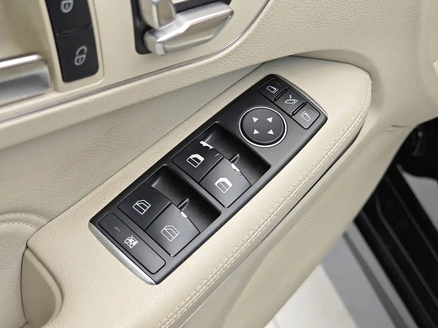 Mercedes-Benz E-Class 2015 E 260 L фото 10