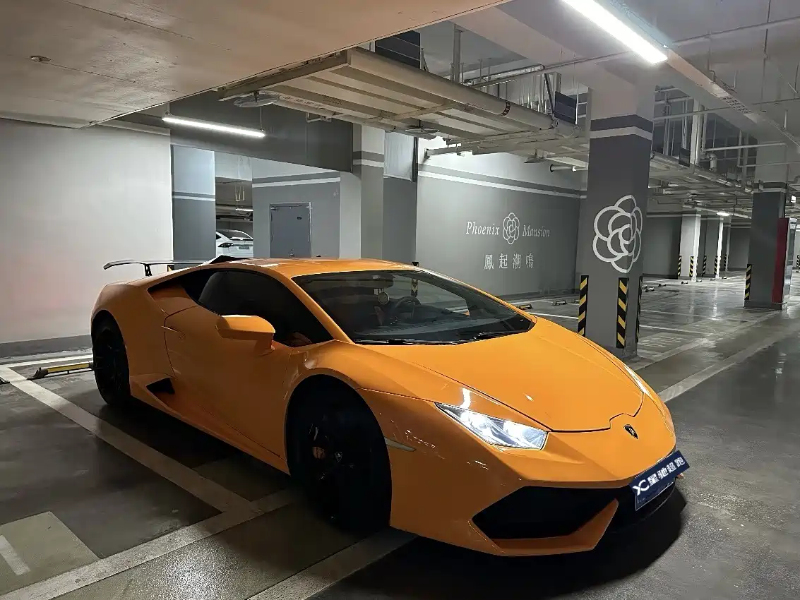 LAMBORGHINI HURACÁN