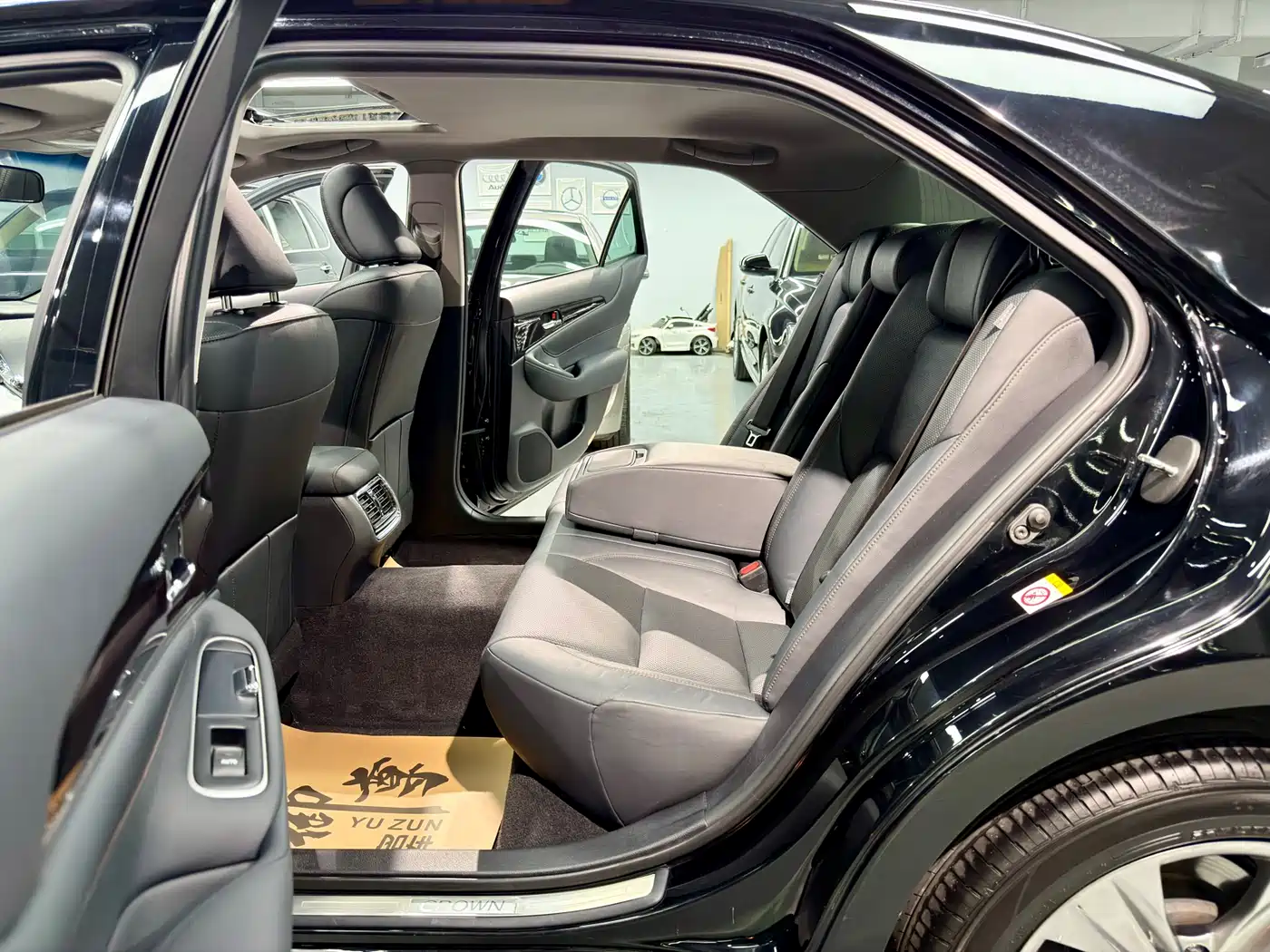 Toyota Crown 2015 2.0T Fashion фото 9