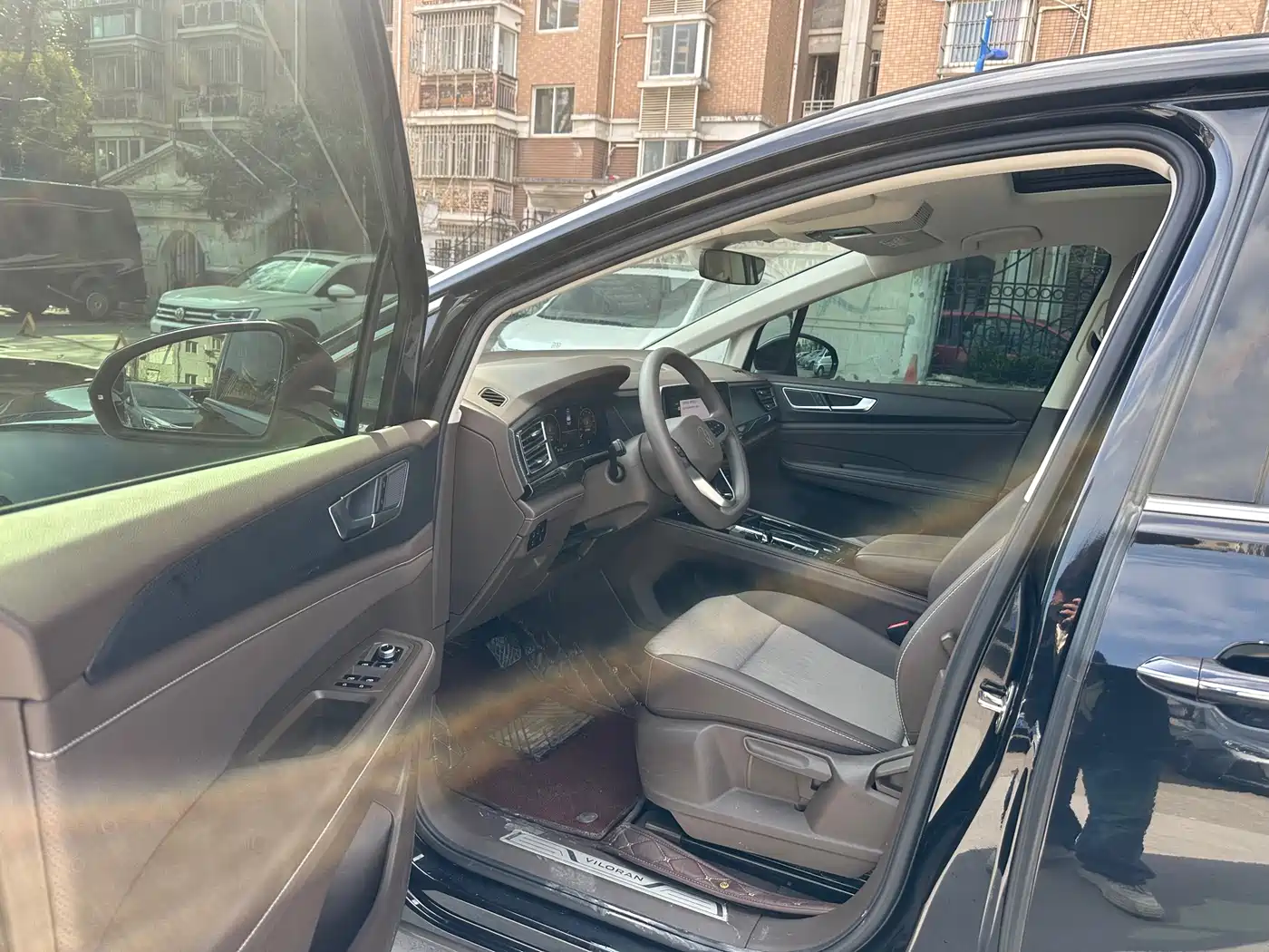 Volkswagen Viloran 2023 Facelift 330TSI Business Edition фото 13