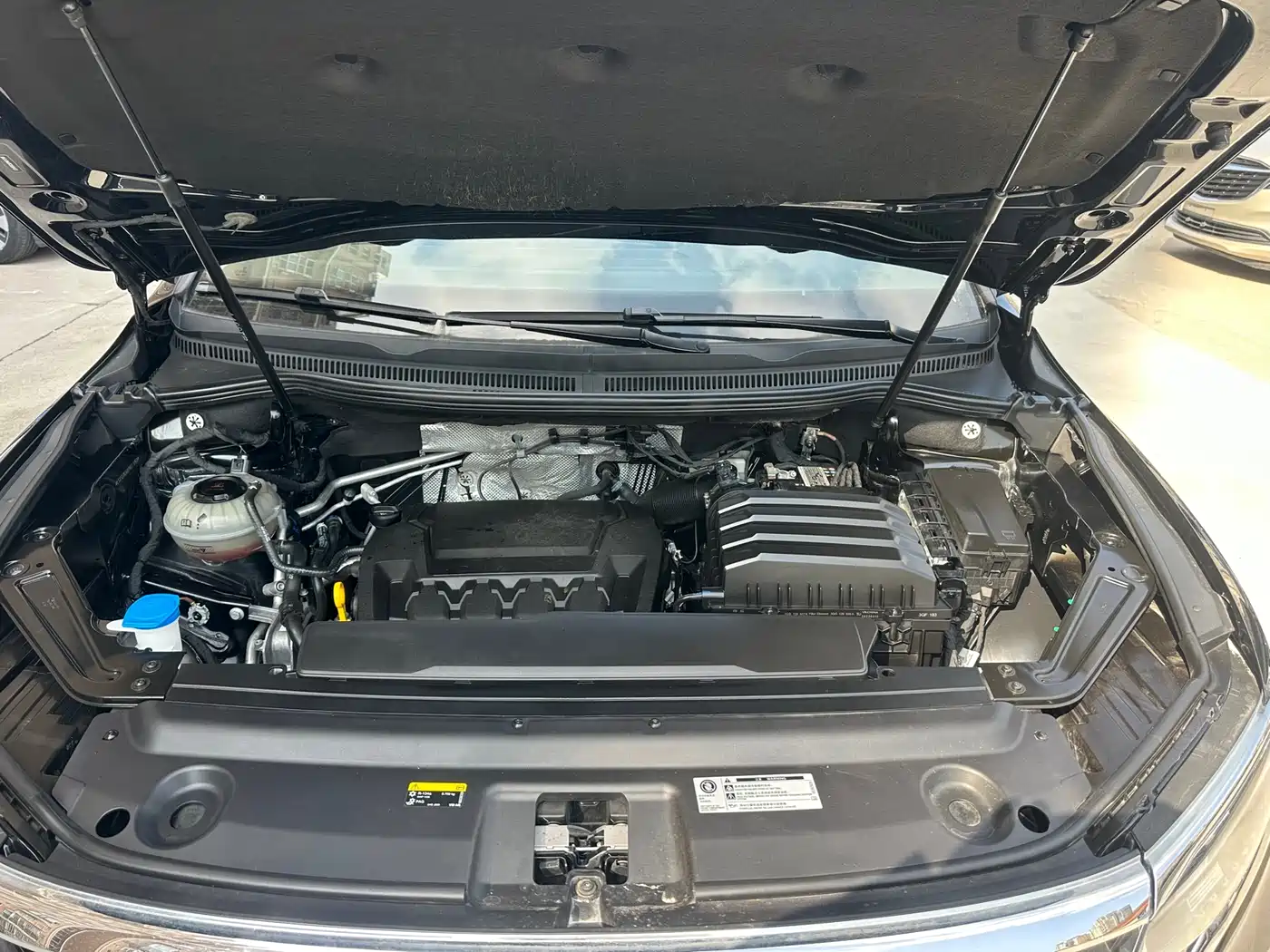 Volkswagen Viloran 2023 Facelift 330TSI Business Edition фото 28