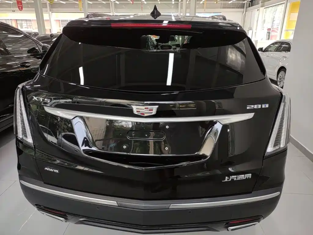 Фото 6 - Cadillac XT5
